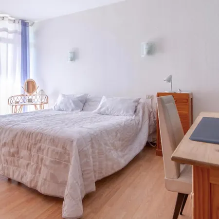 Spacious Air Conditionned With Balcony