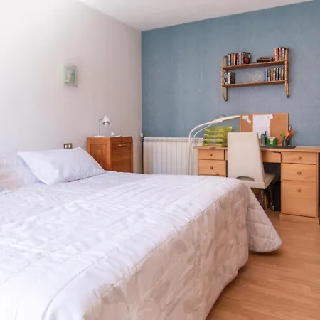Spacious Air Conditionned With Balcony *