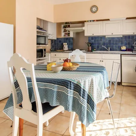 Spacious Air Conditionned With Balcony *