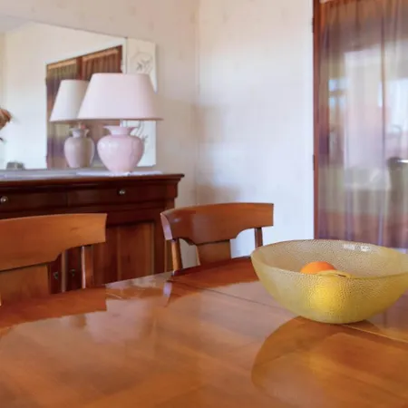 Spacious Air Conditionned With Balcony Apartment