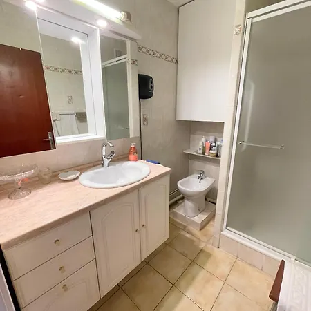 Spacious Air Conditionned With Balcony